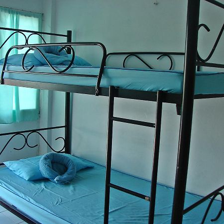 Gondor Guesthouse Чиангмай Экстерьер фото